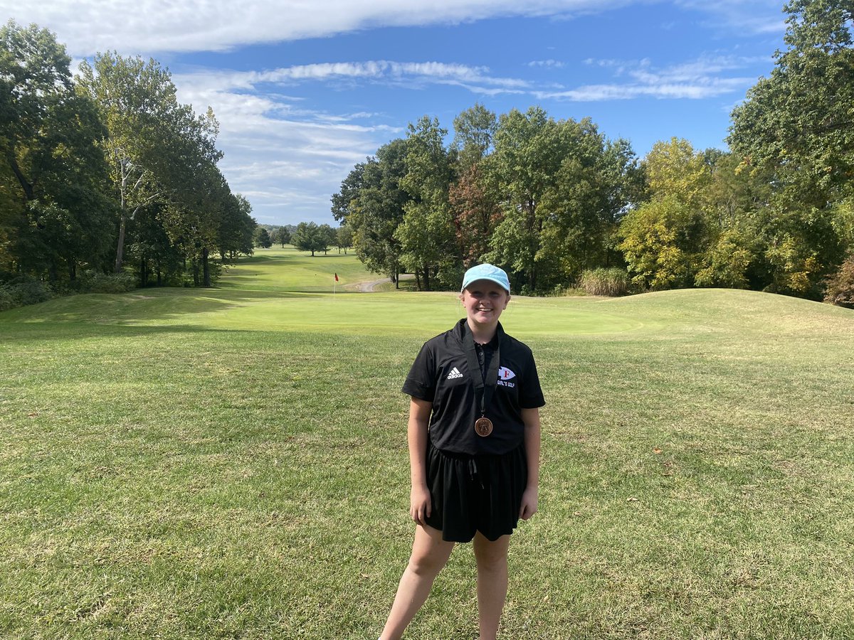 FoxGirlsGolf1's tweet photo. Your Lady Warriors had their conference tournament today! Abigail Roberts earned a medal with a 9th place over all finish! Nice work! Next up districts. https://t.co/gxqY2WO0JA