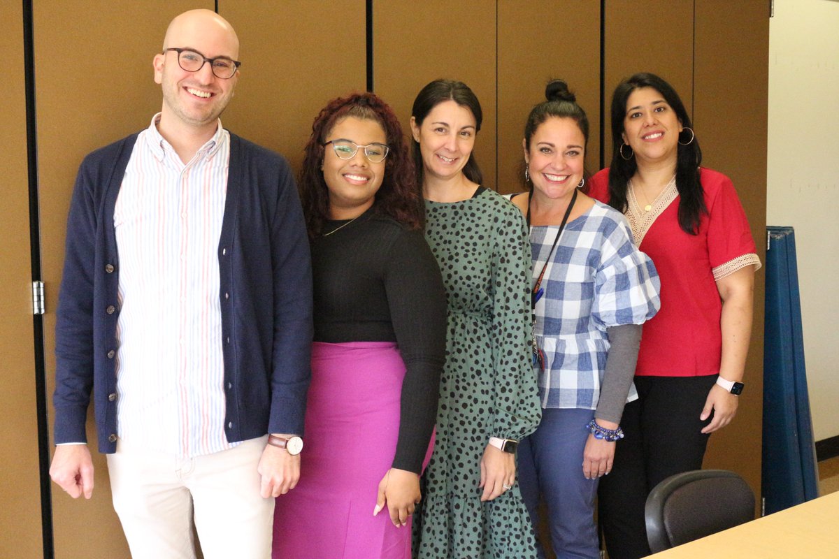 Each year, #NationalCoachesDay recognizes coaches for building better people!

Traditionally, this day focuses around coaches who make our kids better at sports but here in <a href="/D99Cicero/">Cicero District 99</a>, we have coaches who help our teachers become better teachers! 

We want to thank them all! 💙