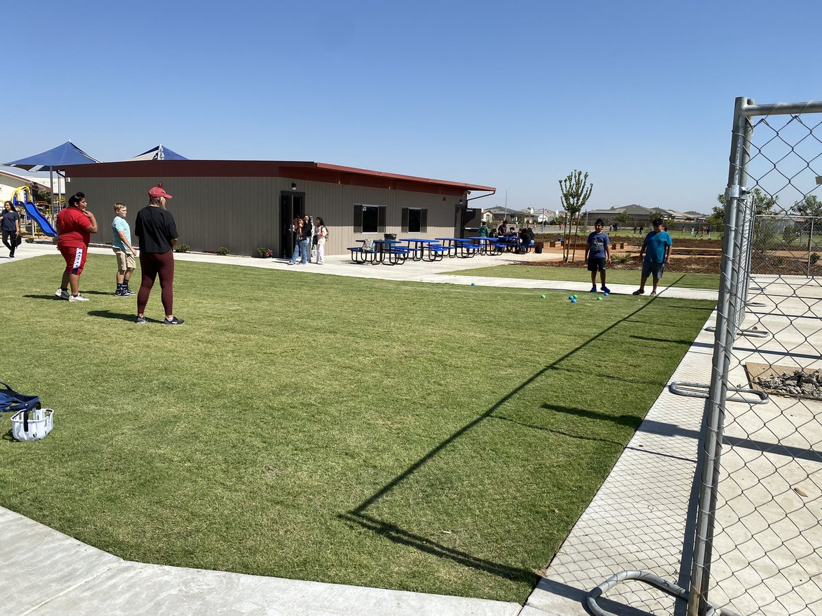 Dolores S. Whitley School tweet media