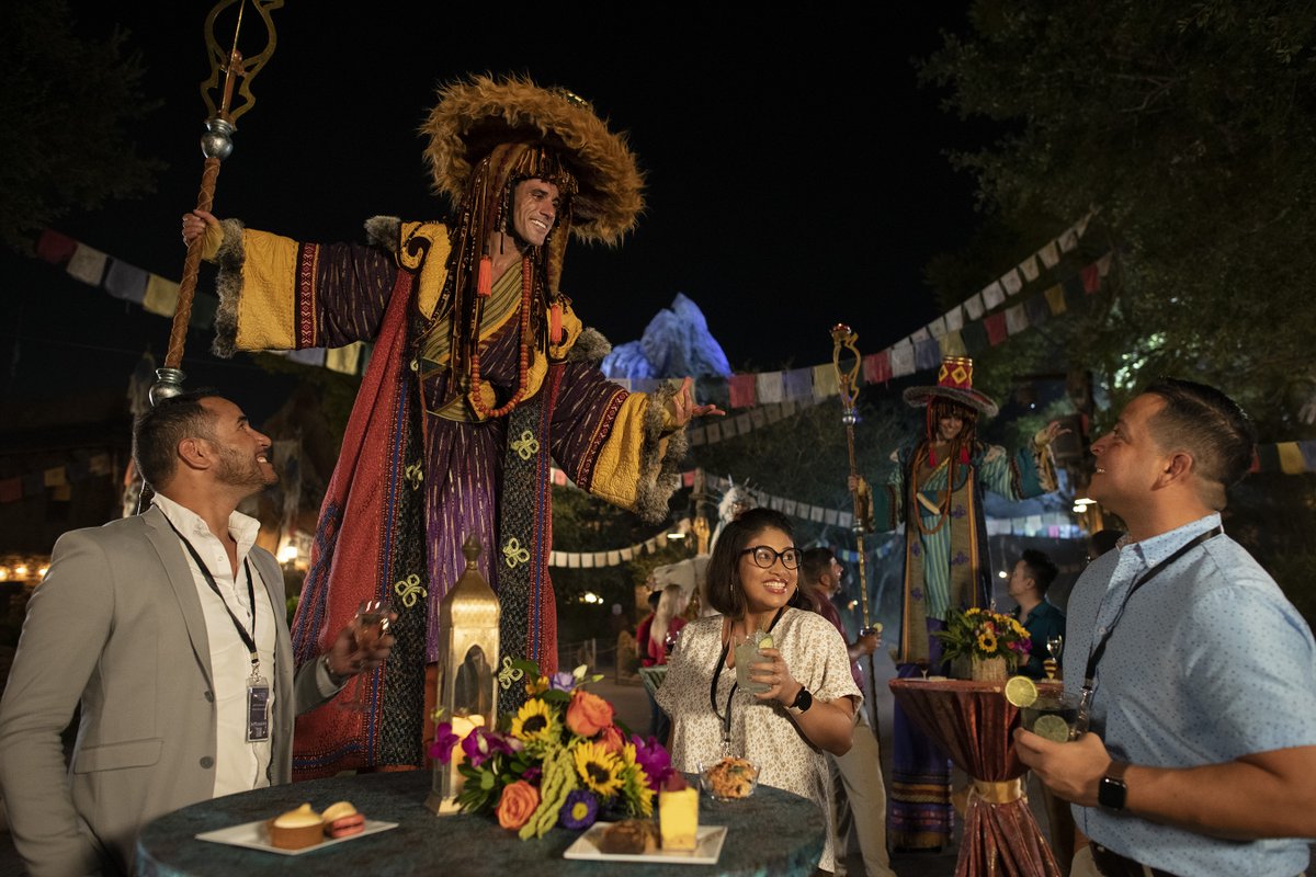 DisneyMeeting's tweet photo. #DisneyMeetingsAndEvents is thrilled to be a part of Disney Destination Gatherings, alongside @disneyweddings and #DisneyImaginationCampus. Helping your group gather in a meaningful way with the #DisneyDifference is our specialty.✨ Learn more: https://t.co/fGEY9UTdNs. https://t.co/2coFDXPwm2