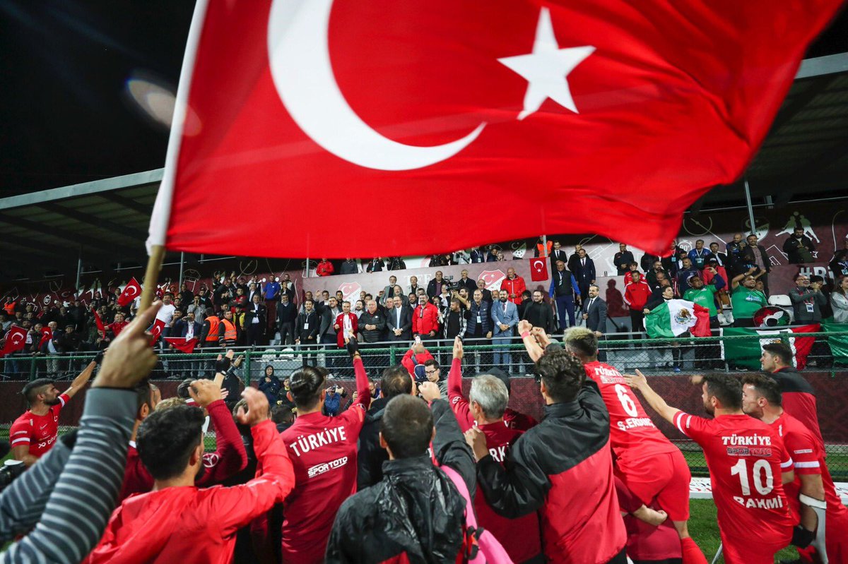 MilliTakimlar's tweet photo. Ampute Futbol Millî Takımımız, ülkemizin ev sahipliğinde düzenlenen Dünya Kupası Son 16 Turu'nda Meksika'yı Ömer Güleryüz (3), Savaş Kaya ve Şeyhmus Erdinç’in golleriyle 5-0 yenerek çeyrek finale yükseldi. 🇹🇷 #BizimÇocuklar https://t.co/6jGkhzJ7Ub