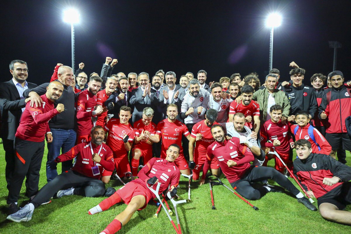 MilliTakimlar's tweet photo. Ampute Futbol Millî Takımımız, ülkemizin ev sahipliğinde düzenlenen Dünya Kupası Son 16 Turu'nda Meksika'yı Ömer Güleryüz (3), Savaş Kaya ve Şeyhmus Erdinç’in golleriyle 5-0 yenerek çeyrek finale yükseldi. 🇹🇷 #BizimÇocuklar https://t.co/6jGkhzJ7Ub