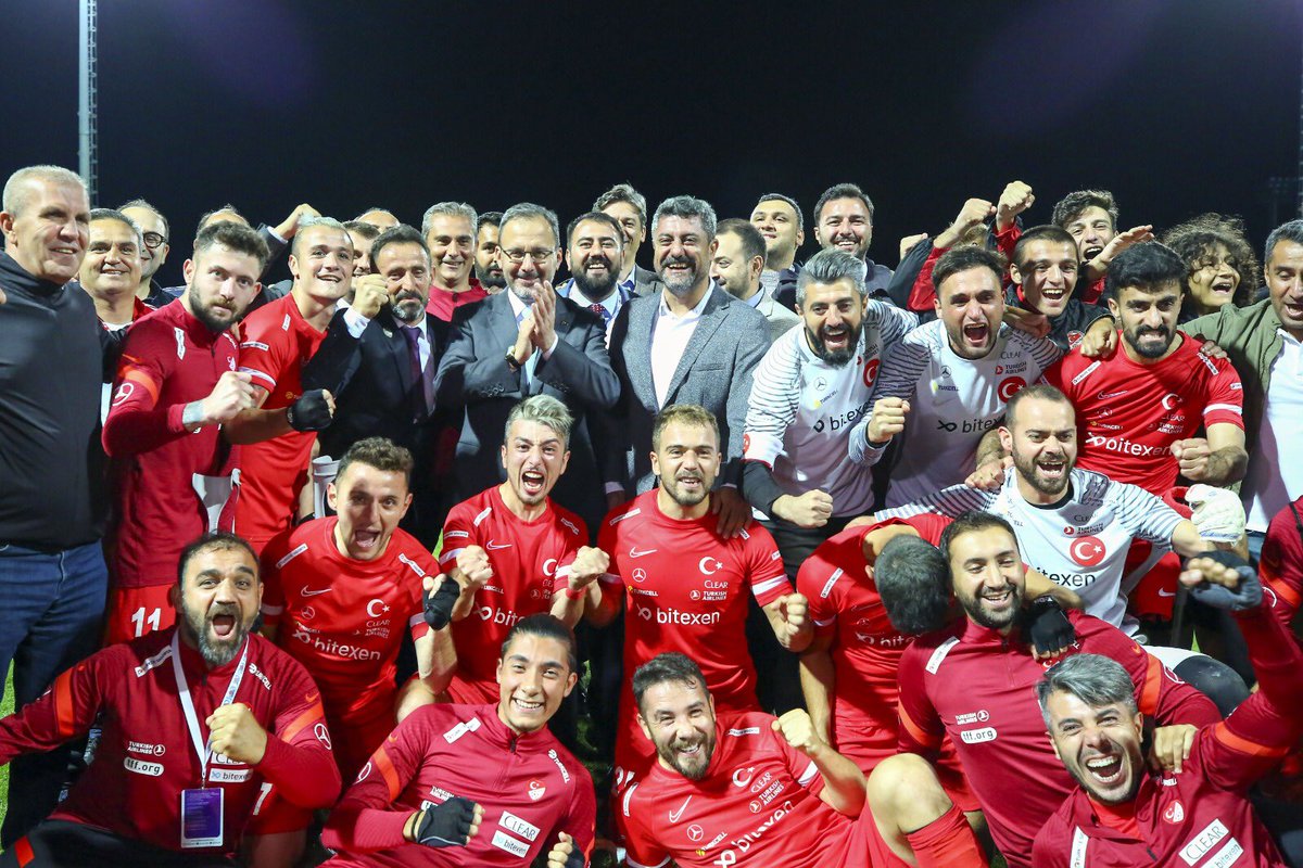 MilliTakimlar's tweet photo. Ampute Futbol Millî Takımımız, ülkemizin ev sahipliğinde düzenlenen Dünya Kupası Son 16 Turu'nda Meksika'yı Ömer Güleryüz (3), Savaş Kaya ve Şeyhmus Erdinç’in golleriyle 5-0 yenerek çeyrek finale yükseldi. 🇹🇷 #BizimÇocuklar https://t.co/6jGkhzJ7Ub