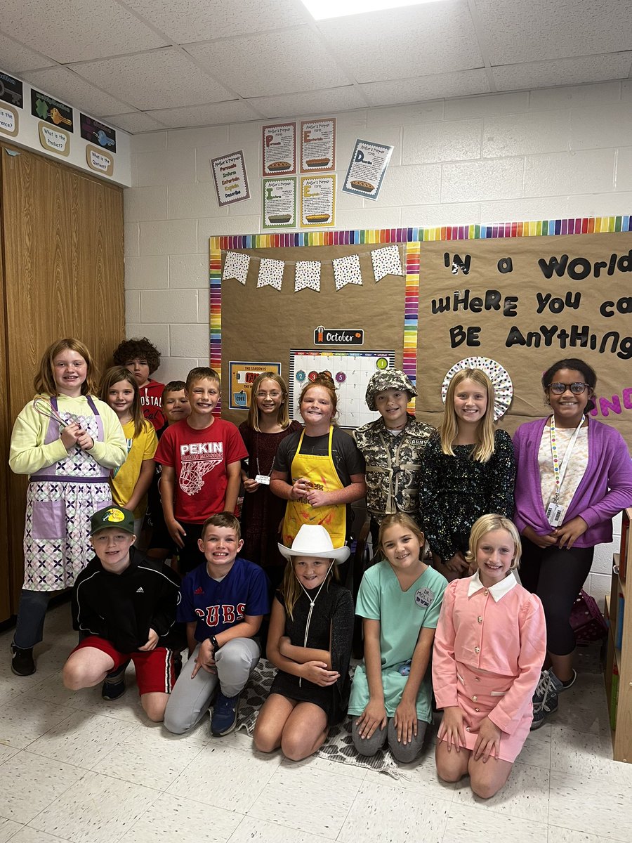 mrsroberts4b's tweet photo. Career Day at IBES! We had teachers, a baker, an artist, and many more jobs represented!! #ibtigerpride https://t.co/qY1An8LDGu