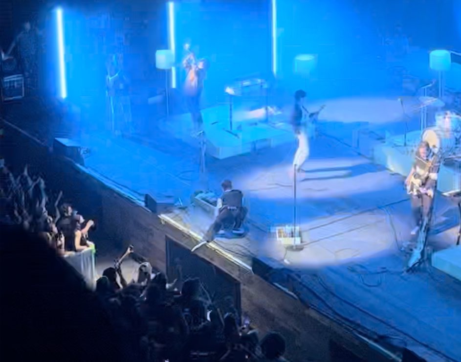 mads ♆ misses wallows tweet media