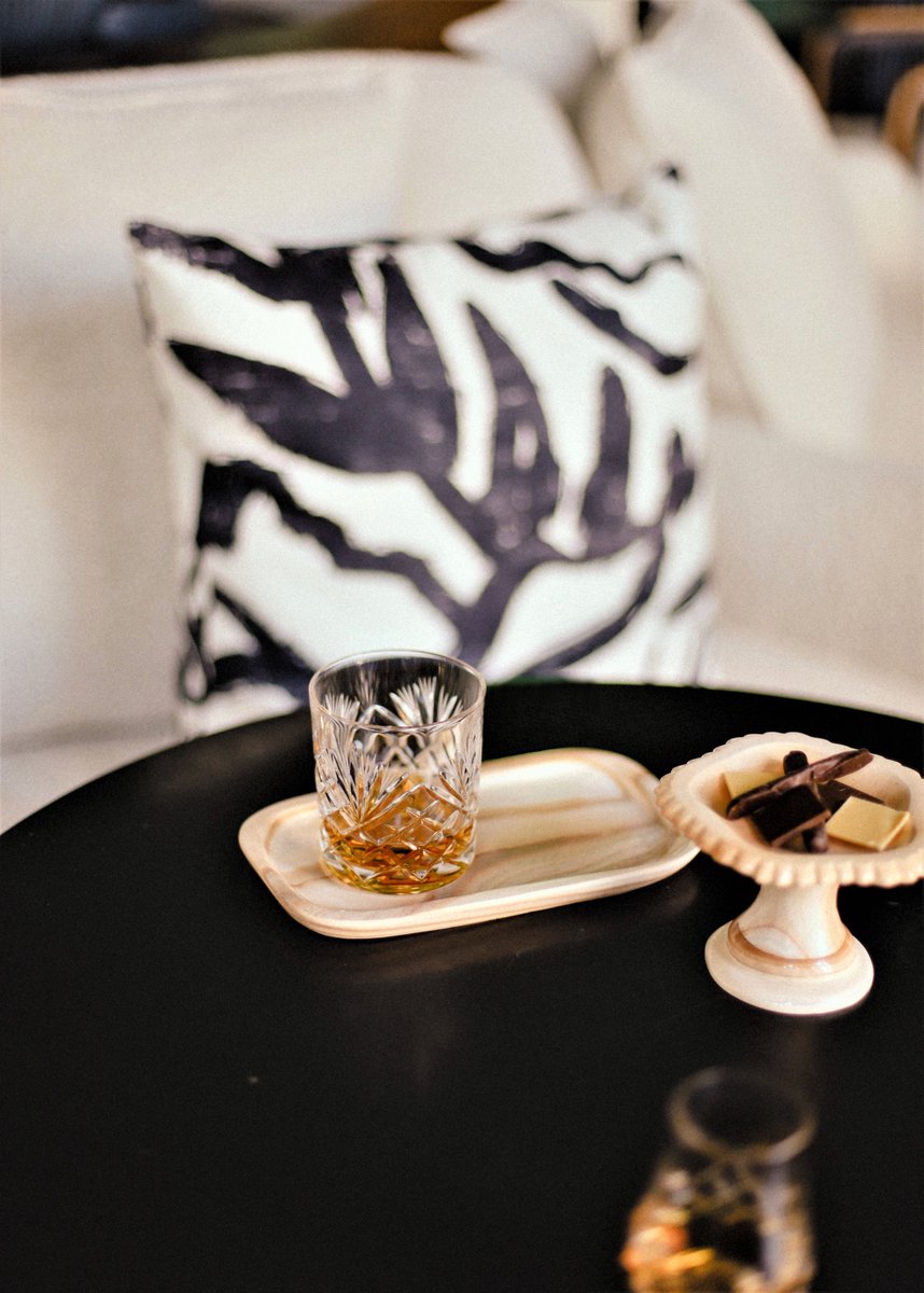 RitzCarlton's tweet photo. Savor the rare rums and indulge in a delicious pairing with a premium cigar or Caribbean cacao infused with flavors native to the Caribbean. https://t.co/74EIPRxdOU