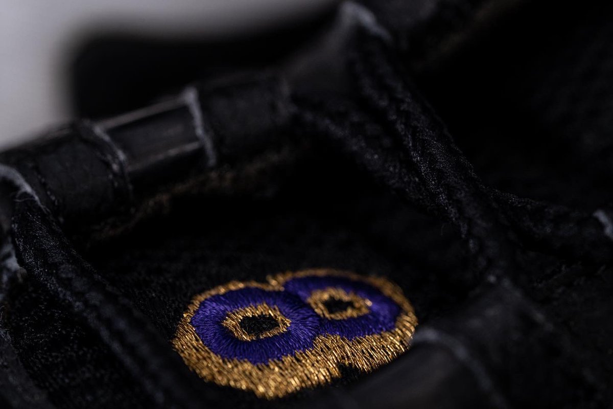 Collect's tweet photo. This piece of Mamba history will be live in the October Premier Auction! https://t.co/M6knhoeVIb