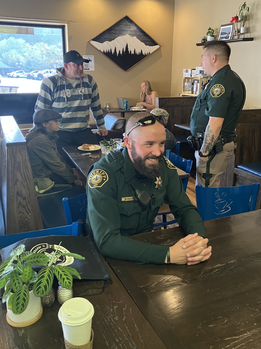 jeffcosheriffco's tweet photo. Thank you to everyone who came out for #CoffeeWithACopDay! The turnout was appreciated and we loved talking with our community about issues facing #Jeffco communities. Your feedback helps us better serve you! #DoGoodInGreen #JCSO #CWC2022 https://t.co/kkrQRG9zDc