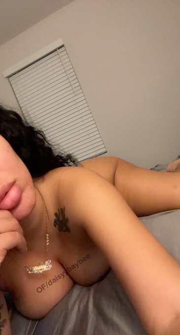 Hi Papi&rsquo;s I&rsquo;m Back😘 https://t.co/m2s3hNqvZT https://t.co/RtOH4vyJE3<a href="/tag/newprofilepic"class="tags"><span>#newprofilepic</span></a>