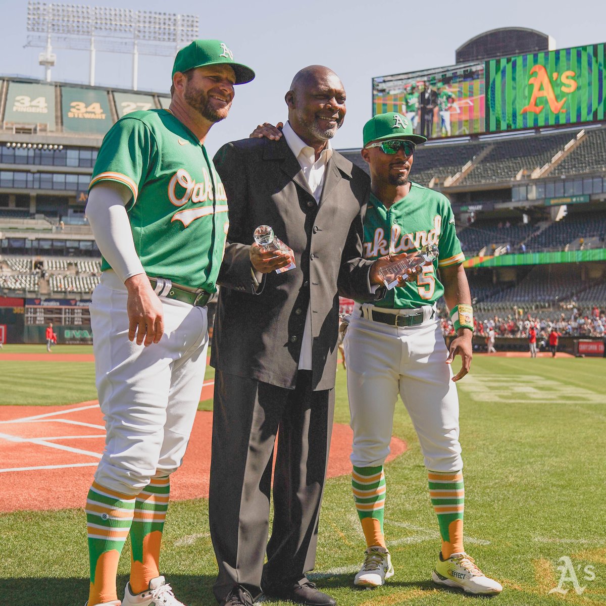 Congratulations to Tony Kemp and Stephen Vogt, 2022 Dave Stewart Community Service Award recipients! #DrumTogether