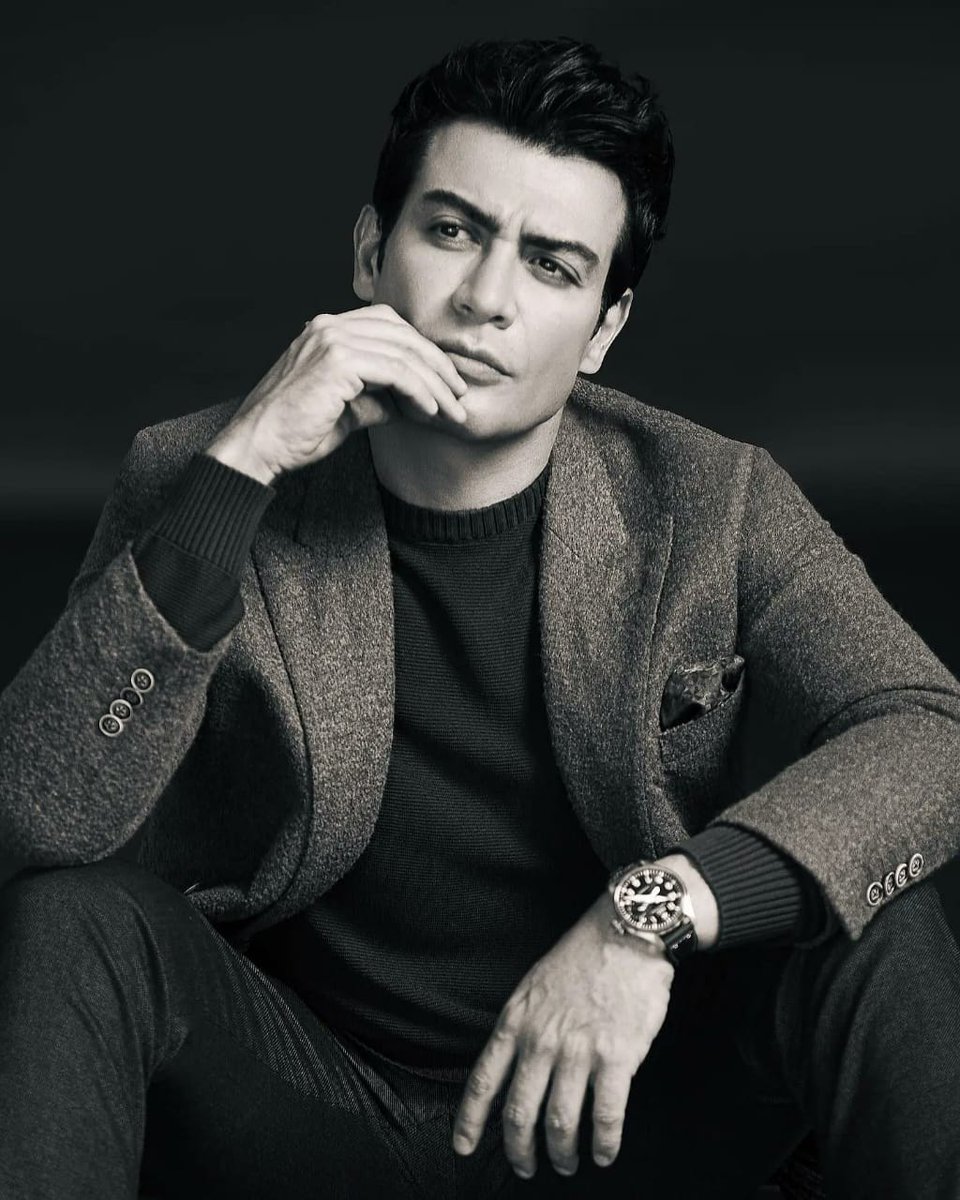 Diariodepalace_'s tweet photo. Ensaio fotográfico feito pelo príncipe  @andrespalacios1  para a #RevistaBlack . 🤩👏🏻👏🏻💖💖

As fotos ficaram incríveis  !! https://t.co/kiAe748COu