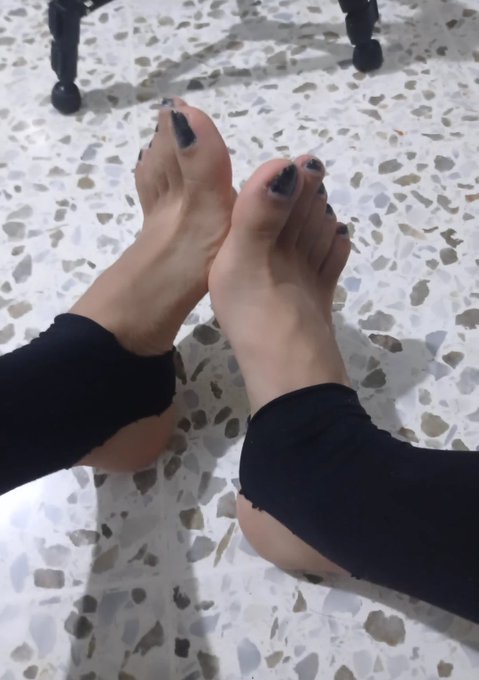 2 pic. Ari cute cock + cute feet's

Which one first? ?✨ https://t.co/wzpDzXhb5o