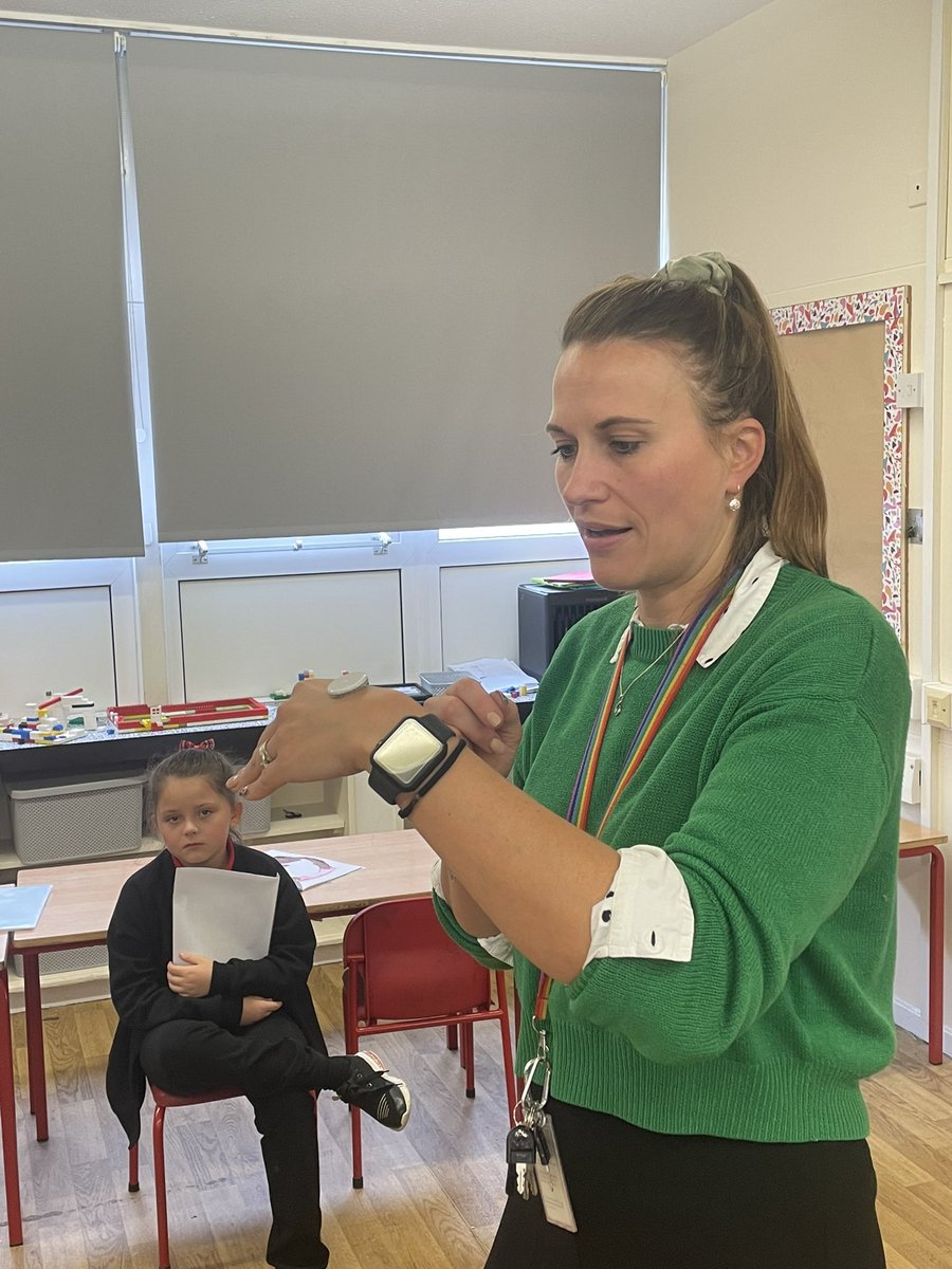 MissLAllen's tweet photo. @BrynGwalia A big thank you to @croft_mrs for popping into year 4 this afternoon to tell us all about diabetes. We learnt lots about just how important our pancreas is! 😃 https://t.co/ScOSfcpQxu