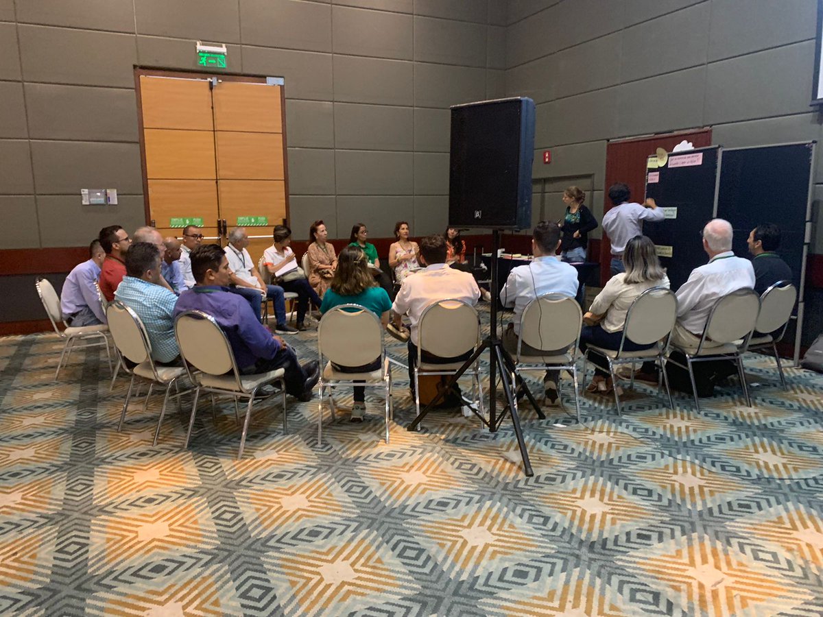 Finagro's tweet photo. #Villavicencio I Seguimos en #ExpoBosques 2022. Hoy nos encontramos participando en las mesas técnicas, donde le contamos a los visitantes sobre las oportunidades de financiamiento para la cadena forestal.🌳 https://t.co/wgkFKyFYwR