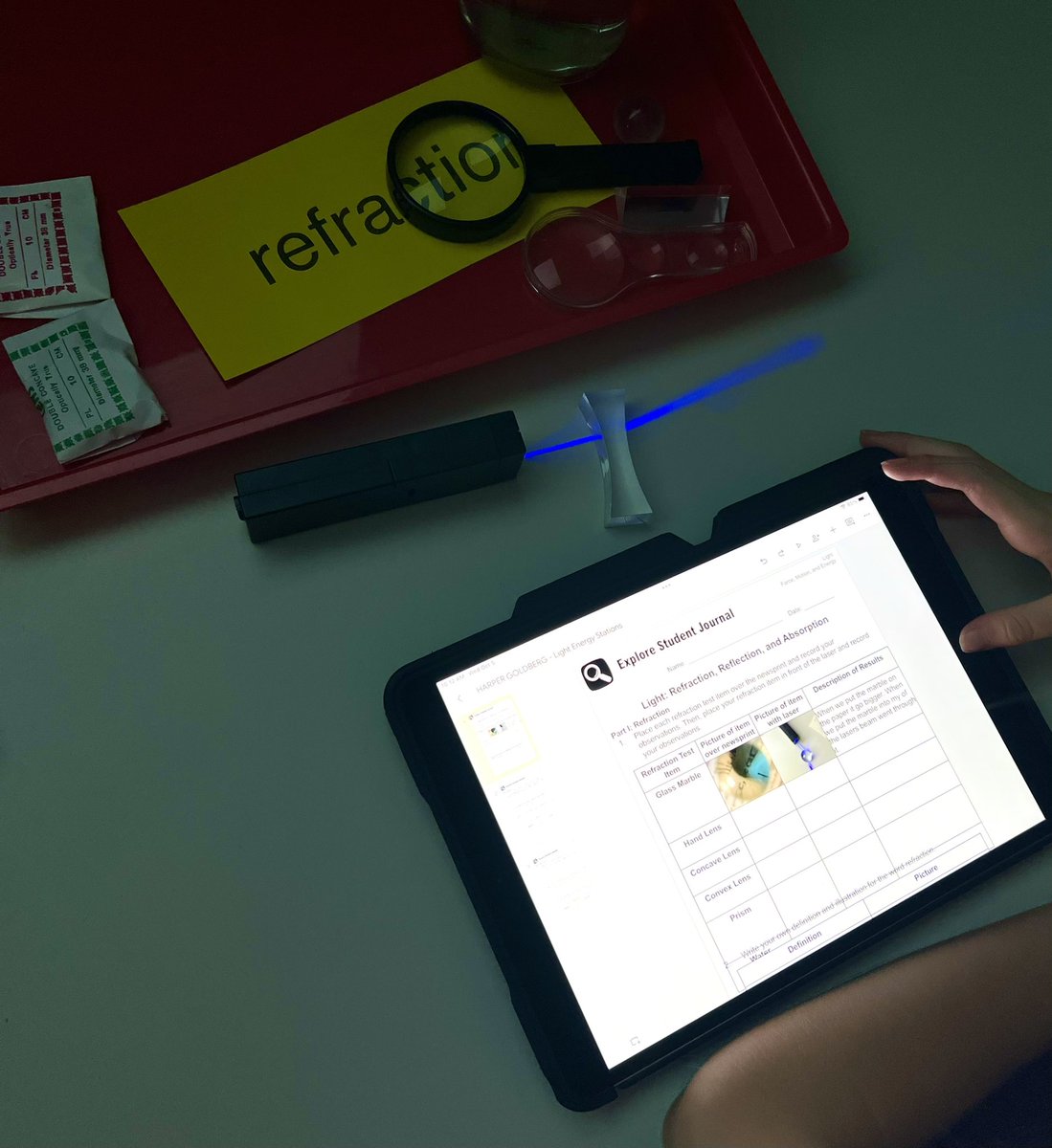 liz_duban's tweet photo. 5th graders @HicksElementary exploring how light behaves when it encounters different mediums and recording their evidence on their iPads @HarrisHES @LISDScience #DigitalLISD https://t.co/sIQS9poQRy