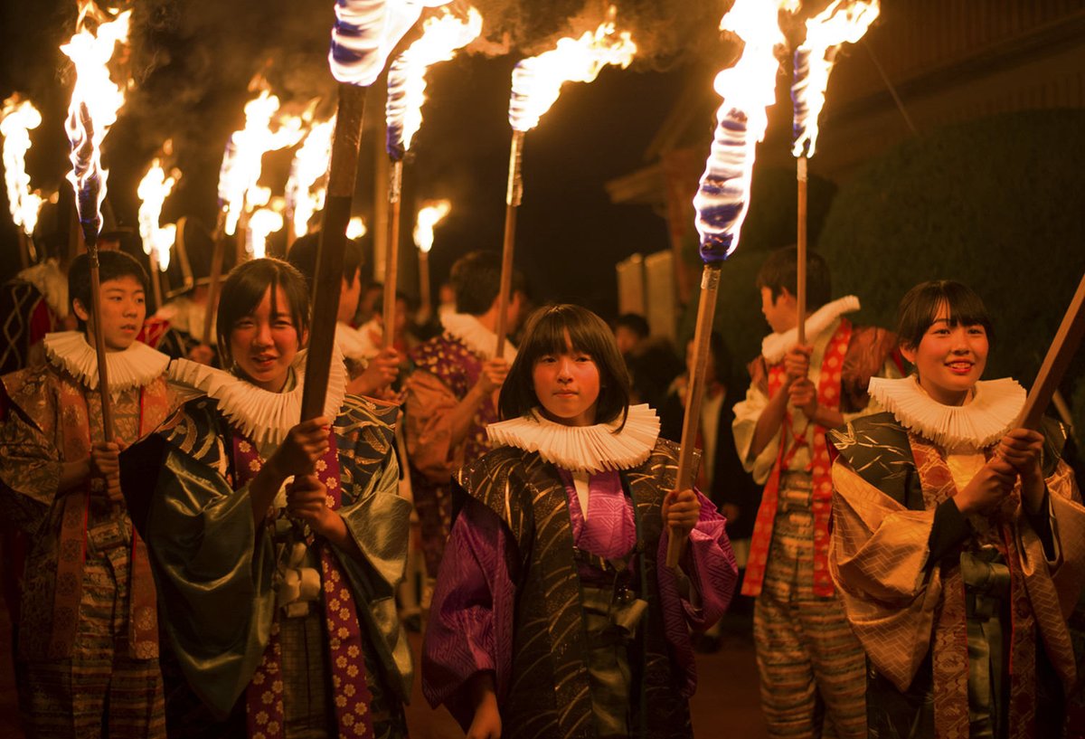 TheChurchInAsia's tweet photo. "Festivitas Natalis" is a reenactment of Catholic Christmas festivities held in Nagasaki, Japan. Participants dress in traditional Portuguese and Japanese garb to celebrate the first contacts between Japan and the West. https://t.co/6aNoV6yzcZ