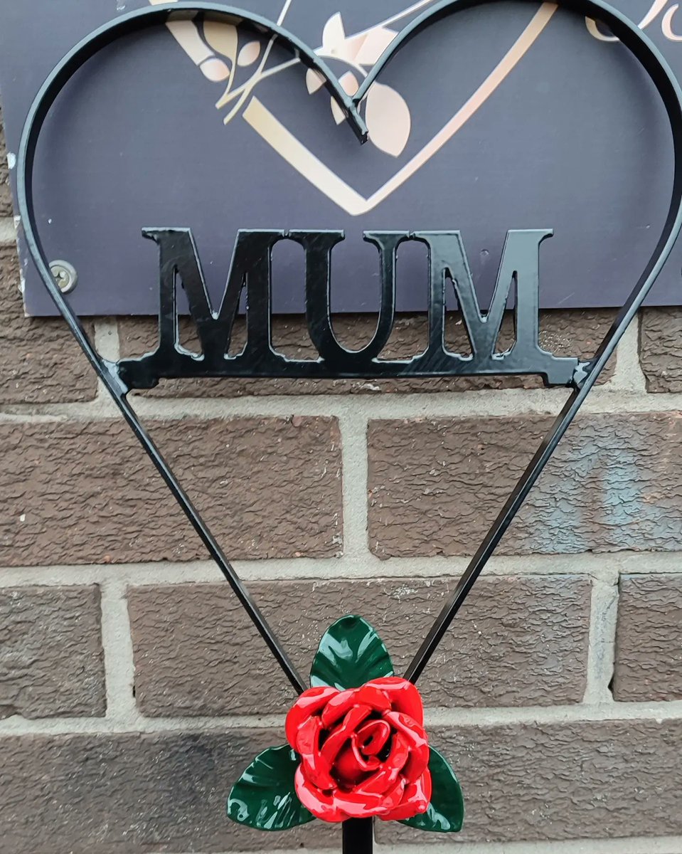 gmweldingalloa's tweet photo. Some examples of our vase holders featuring different coloured roses and thistles. Galvanized and powder coated for long term use in mind! #rose #thistle #memorial #rememberance #grave #cemetery #flowers #handmade #artistic #edinburgh #stirling #falkirk #dunfermline #fife #alloa https://t.co/EwkdFzpa66