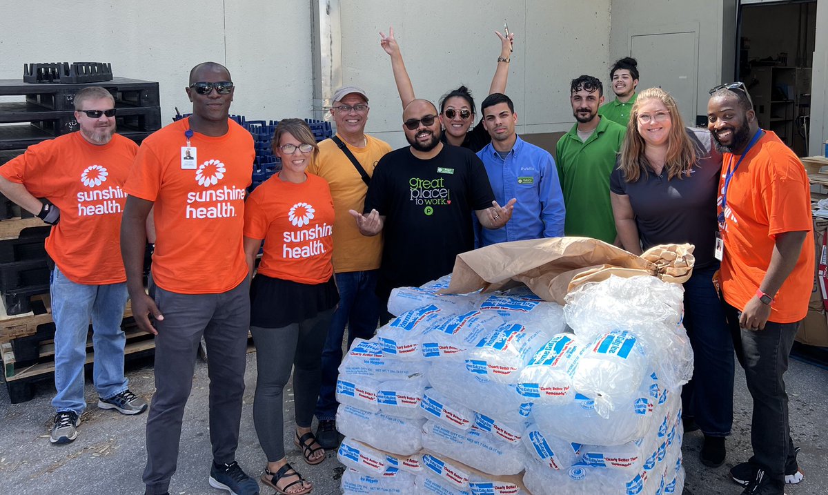 SunHealthFL's tweet photo. Today in Cape Coral, we purchased 100 ice bags for a local assisted living facility impacted by #HurricaneIan. A BIG shout out to @Publix on 3015 SW Pine Island Rd. for donating 100 additional ice bags for our efforts! #makingadifference #SupportFL https://t.co/HHGEOwecew