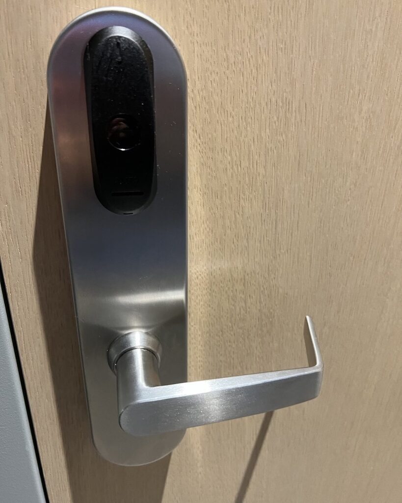 JeremyCogan's tweet photo. Where do you put your key!? Every classroom door installed in new Santa Monica school project features a “tap-to-unlock” system with employee ID. Do you think this should be a standard on all new school buildings built in the 3rd decade of the 21st Centu… https://t.co/I8sTWuehbX https://t.co/v0ItXeApbQ