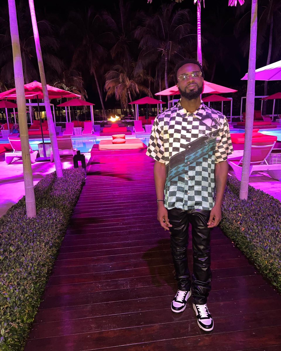 Twhy2nicee's tweet photo. https://t.co/EzOuOCUxGZ