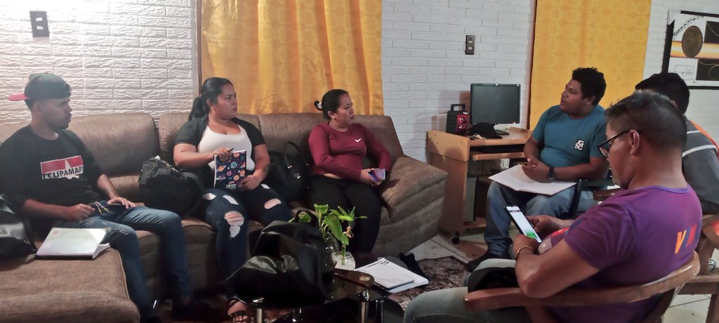 MrtGirardot's tweet photo. #AlMomento Reunión de la Estructura Municipal con el fin de Revisar la planificación mensual de actividades, conjunto con un Círculo de Estudio, continuamos en la formación permanente mediante el intercambio de saber y experiencias. 

¡Tupamaro Ejemplo de Lucha! https://t.co/cjpjosKXWD