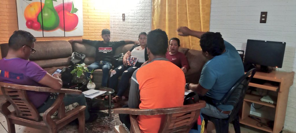 MrtGirardot's tweet photo. #AlMomento Reunión de la Estructura Municipal con el fin de Revisar la planificación mensual de actividades, conjunto con un Círculo de Estudio, continuamos en la formación permanente mediante el intercambio de saber y experiencias. 

¡Tupamaro Ejemplo de Lucha! https://t.co/cjpjosKXWD