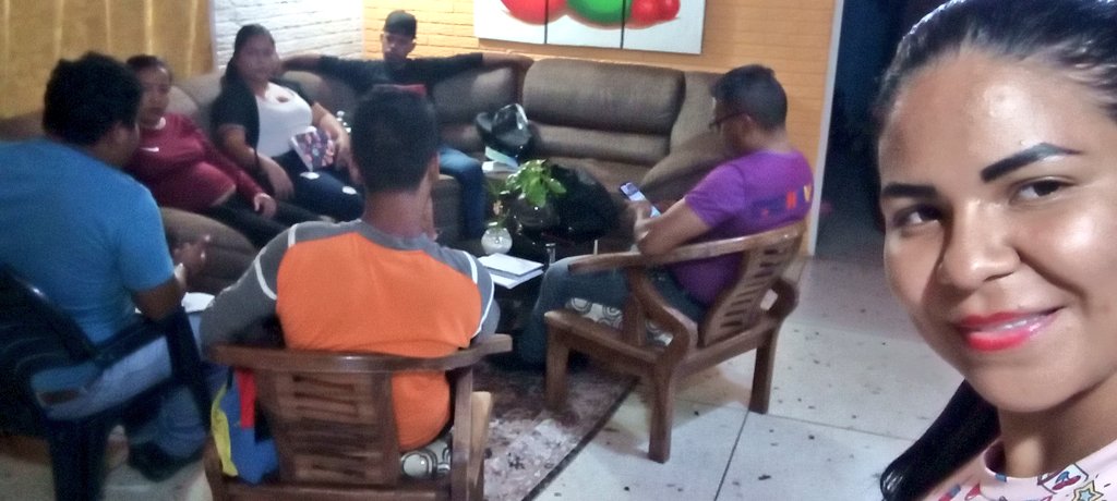 MrtGirardot's tweet photo. #AlMomento Reunión de la Estructura Municipal con el fin de Revisar la planificación mensual de actividades, conjunto con un Círculo de Estudio, continuamos en la formación permanente mediante el intercambio de saber y experiencias. 

¡Tupamaro Ejemplo de Lucha! https://t.co/cjpjosKXWD