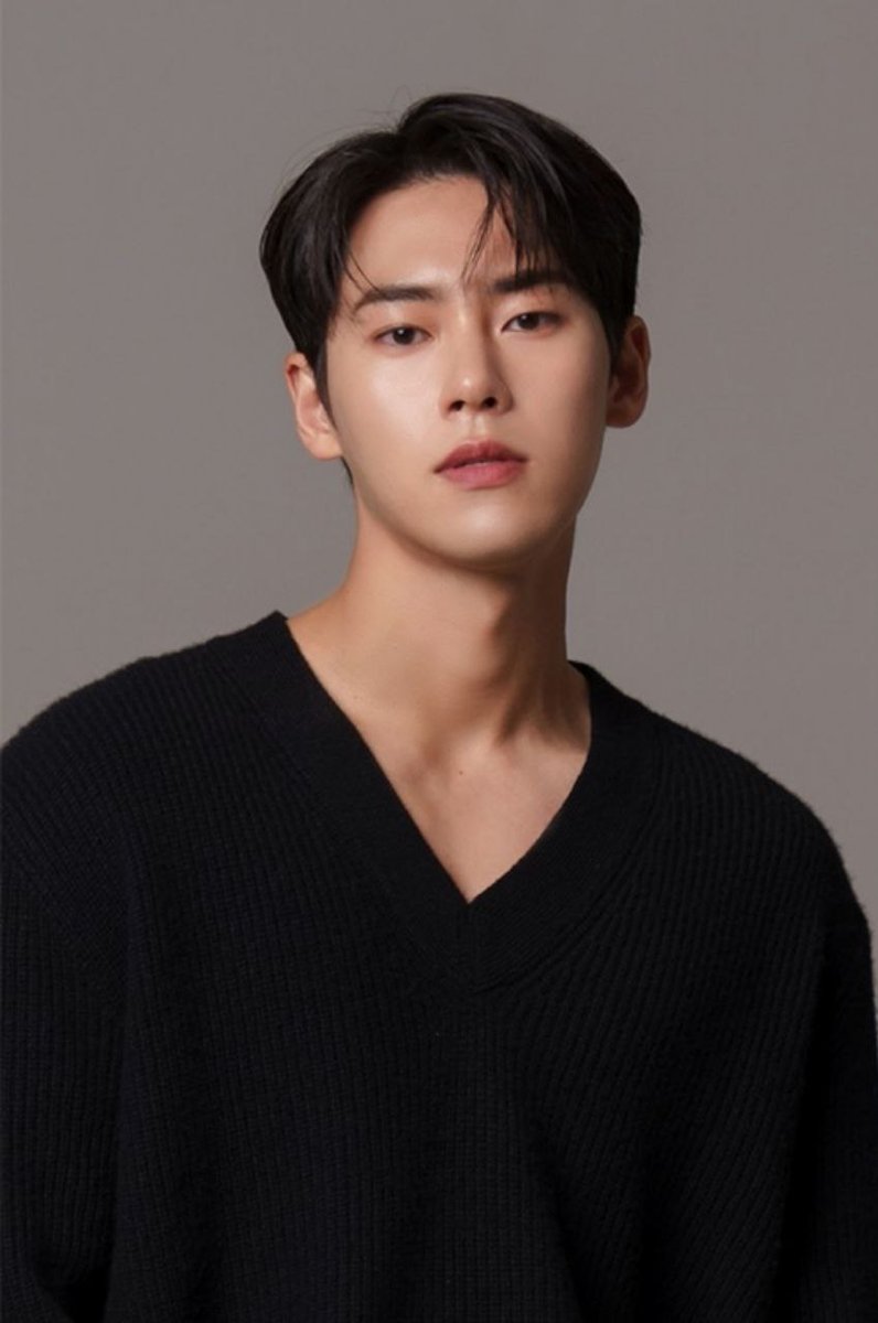 DramalandBR's tweet photo. 📰 | #KangJunGyu e #HanJungWan são escalados para o drama BL, #EachSituation.
Um romance de reunião entre um diretor de cinema que já teve uma carreira promissora no Chungmuro, e um escritor que desapareceu de seu primeiro amor devido a feridas passadas.
Estreia este ano. https://t.co/Om5Z6A7tQf