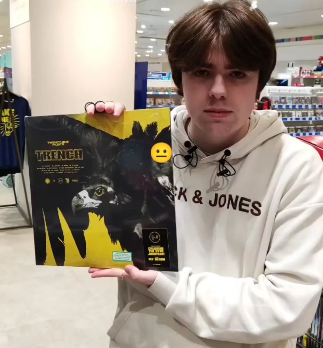 pelirrojohungry's tweet photo. hoy cumple 4 años el que es seguramente el disco más importante de mi vida https://t.co/Ba9cZC1c2I