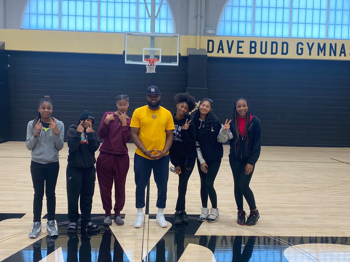CarverYellow's tweet photo. We want to thank @WakeWBB for giving us a memorable time on our visit today. Even though we didn’t have everyone we enjoyed ourselves!!!!!
#LadyYellowJackets
#GoDeacs🎩
#we’llbeback https://t.co/4tJ2f3GDiD