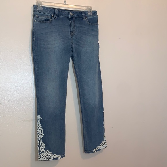 Ava7070's tweet photo. So good I had to share! Check out all the items I'm loving on @Poshmarkapp from @SueEWinn #poshmark #fashion #style #shopmycloset #truereligion #whitehouseblackmarket #incinternationalconcepts: https://t.co/FtqcRTURO5 https://t.co/Myk8GrynTp