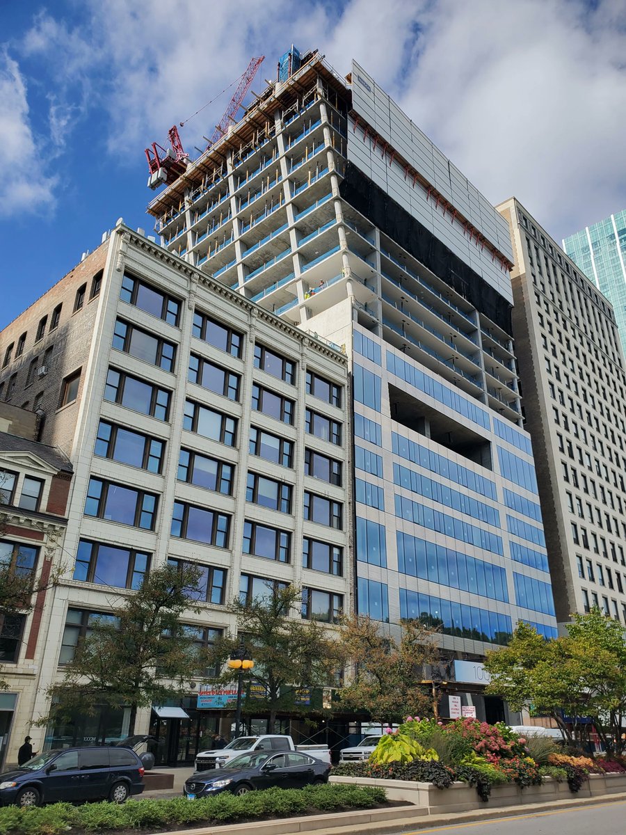 jahnarch's tweet photo. Last week, #Jahn's Chicago office went on an excursion to @1000mChicago to observe the ongoing construction progress. The warm weather of early fall made the trip even more enjoyable, while the monumental columns in the future lobby provided a great backdrop for a group photo. https://t.co/pwB1U4lgyJ