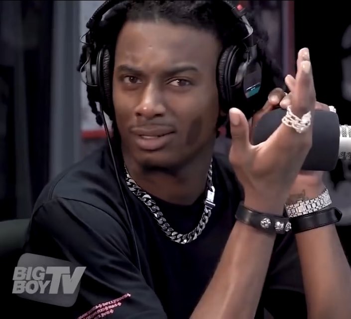 koko8085's tweet photo. @lottareds My nigga… what???😭 https://t.co/RSj62AwdfQ