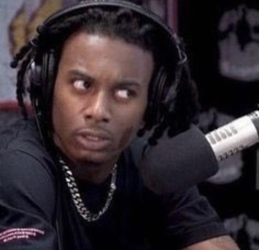 koko8085's tweet photo. @lottareds My nigga… what???😭 https://t.co/RSj62AwdfQ