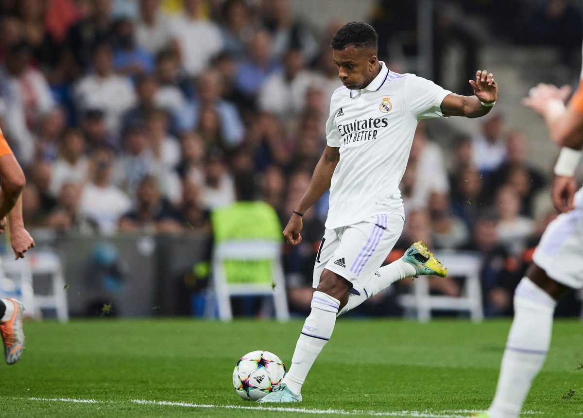 VibesFoot's tweet photo. Le Real Madrid a frappé 26 fois face au Shakhtar Donetsk, pour 2 buts. #UCL #RMASHK https://t.co/4f5bscxQ8X