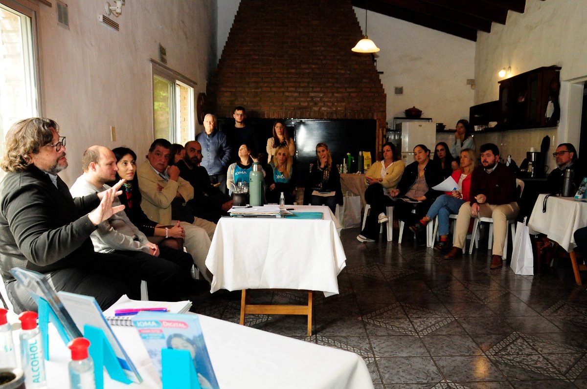IOMAgba's tweet photo. 🤝Encuentro Regional en Saladillo

Participaron el Vpdte @marianocard, el Dir del ISEI @drjorgerachid, el Dir @FedeLombardo_, la Dir @Nicguibert junto a delegadas y delegados de la región. https://t.co/b8dOIH91XK