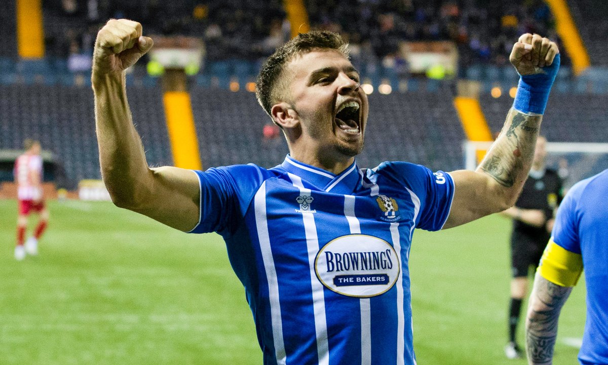 90+4’ | Full-time

One big YESSSS - a Danny Armstrong double earns an important three points for Ayrshire’s No.1!

An attendance of 4,463 this evening. Thank you for your support as always 👏

🔵 Kilmarnock 2-1 St Johnstone 🔴