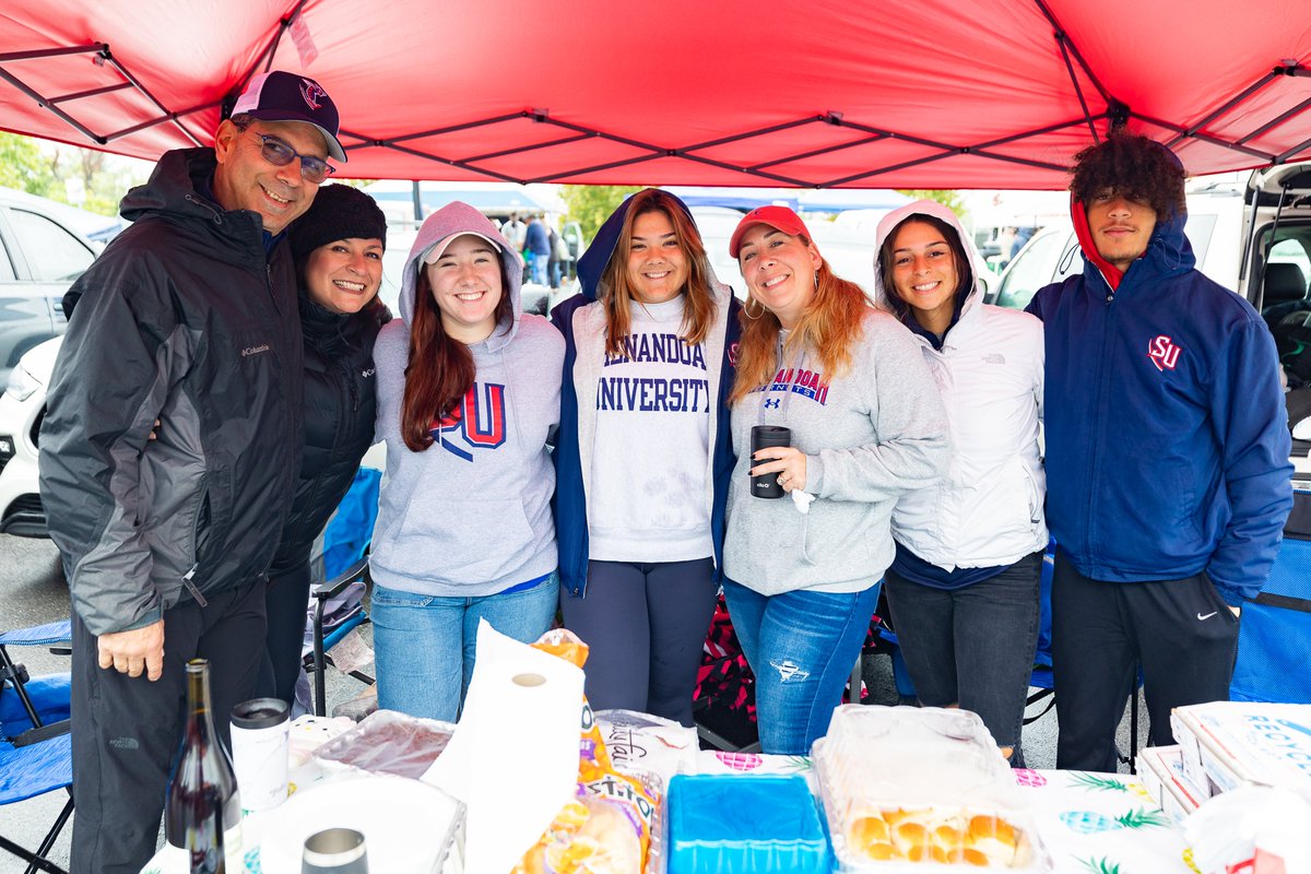 ShenandoahU's tweet photo. Homecoming and Family Weekend was SO much fun! We love seeing our SU community come together. ❤️💙 #mysuview #shenandoahuniversity https://t.co/bgVvtp7BNy