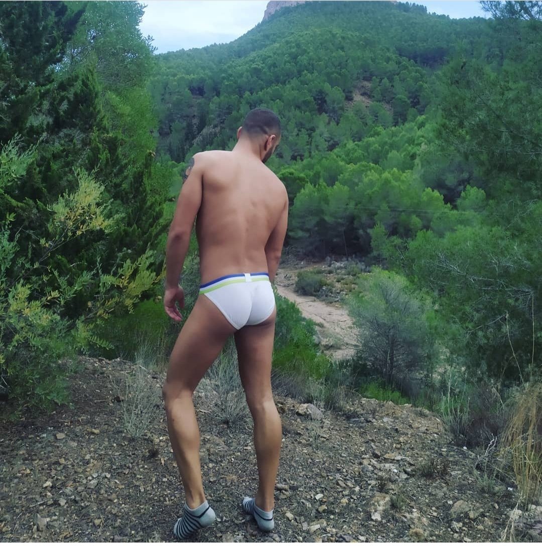 jorgevm90's tweet photo. ¿ Como ha ido vuestro día ?
Mi tarde ha ido de culo #gay #miercoles #deculo https://t.co/ZlzRWapw6F