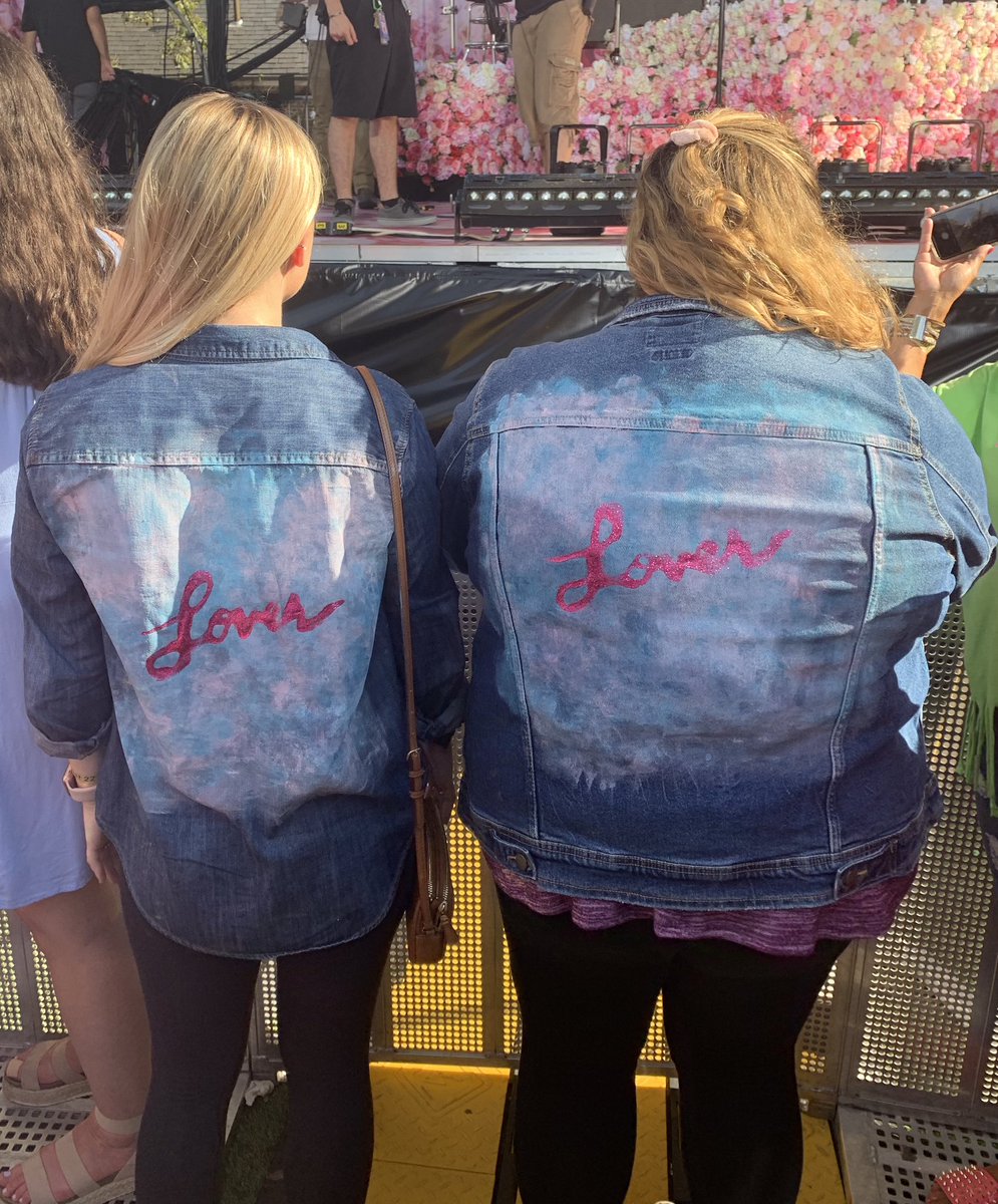 kmatts5's tweet photo. @taylornation13 getting up at 2am and traveling to nyc with my bestie to see taylor on GMA 💖 #midnighTSmemoirs https://t.co/4v1BwDm1uU