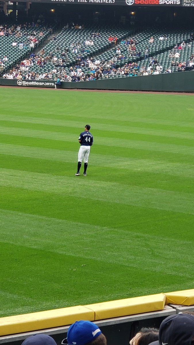 SeattleRallyKid's tweet photo. I snuck out of school early to see my boys @JRODshow44 and @MarcoGonzales_ end the regular season in style! Let's go @Mariners! This weekend is gonna be amazing! #SeaUsRise #GoMariners #WHEREiROOT #PostSEAson #donttellmyteachers https://t.co/Lga1usEiDA
