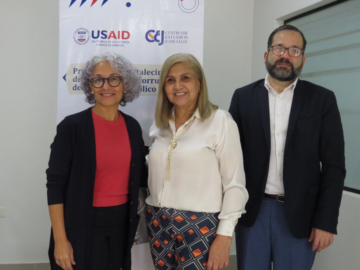 cej_py's tweet photo. Esta tarde recibimos la grata visita de la Sra. Evelyn Rodríguez, Directora de @usaidparaguay y el Sr. Alfonso Velázquez, Líder del equipo de Democracia y Gobernabilidad.

Con quienes compartimos los avances y desafíos que se vienen en los proyectos impulsados por el CEJ. https://t.co/ZDwyHpPzi1