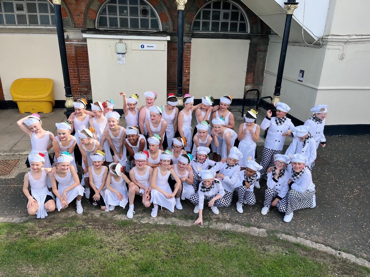 youtu.be/LouYC_mve5A Dotty in her first Dance competition on Sunday and she went to Kent for it.They came Second!! A sleepy Dot on Monday for 🏫 🏆<a href="/GBarratt_/">Miss Barratt</a> @KbaPrimary <a href="/KBuccleuchA/">KBA</a> <a href="/KBAViking/">KBA Viking House</a> <a href="/DrBrookerMaths/">DrBrookerMaths</a>