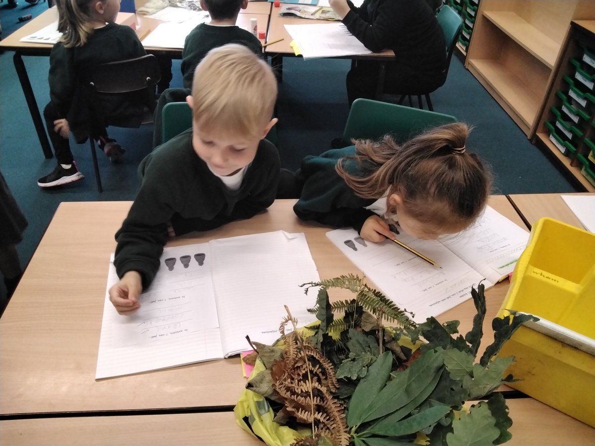We are nearing the end of our writing unit, with the children putting together poetry to say what they can see, hear, smell, touch and taste throughout the autumn season 🍂 #TheGatesEnglish