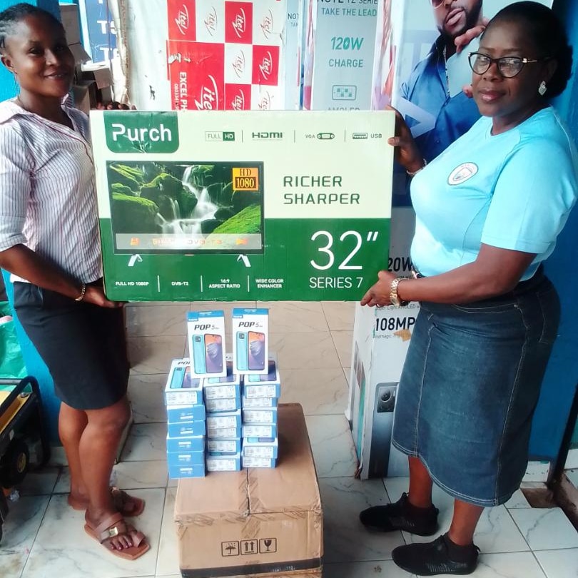 Purchgadget's tweet photo. Did you know that you can be a winner anywhere? This is our customer from our branch at Enugu who bought 100 pieces of Techno Pop 5 during our October 1st celebration and she got a Purch 32" TV for free. https://t.co/PseEYG6YDR
