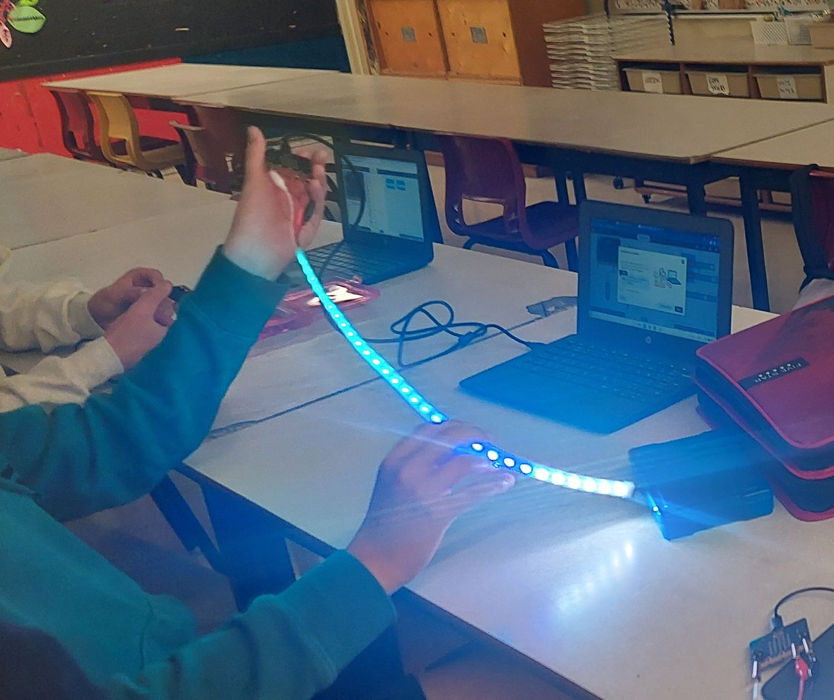 sarah_sarahryan's tweet photo. Coding #microcontrollers with @kchisholm_ 's grade 9s to prep for @brilliant_labs #InnovationChallenge using #bBoards. #MakeSomethingBrilliant @GBJHS @TILTHRCE @nseducation @microbit_edu https://t.co/g6rkzdJEM9