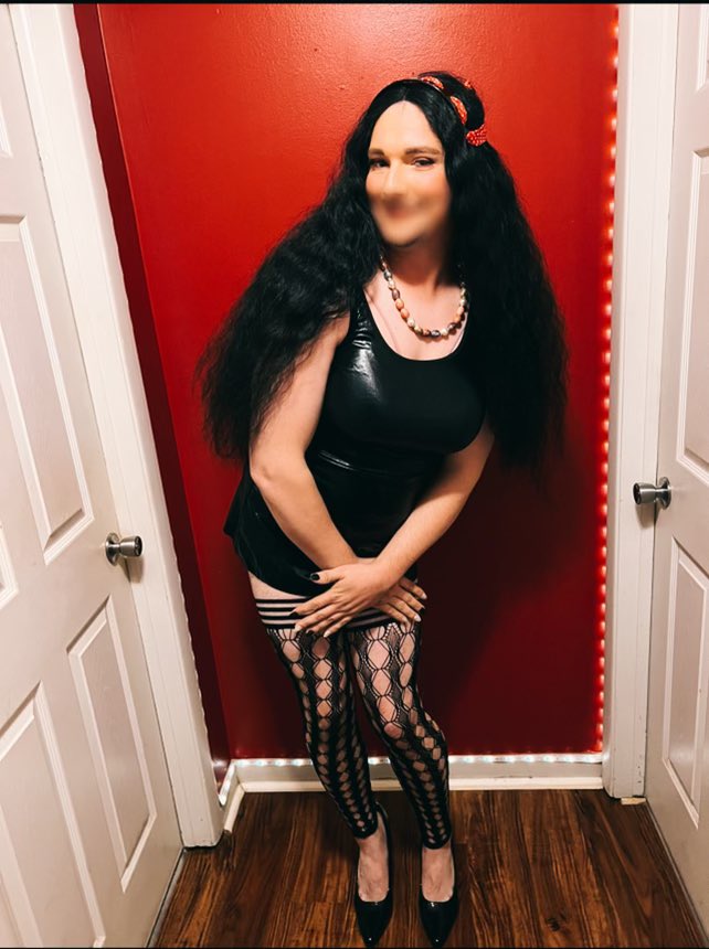 GoddessNouvelle's tweet photo. Femininty is your freedom! #sissy #femboy #feminization #transformation #thefetishdoll #detroitfetishdoll #detroitdom https://t.co/WIMt52VIk4