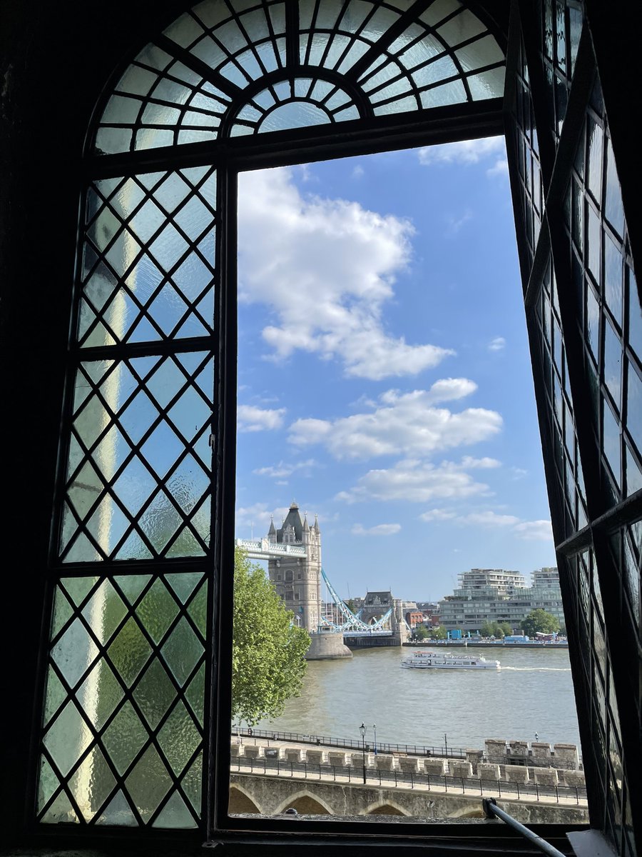 UndCoverEngland's tweet photo. Discover the secrets and intrigue surrounding the thousand year history of the fortress, palace &amp; prison @TowerOfLondon with @UndCoverEngland, &amp; hear the fate of his 17th great grandma Margaret Glyndwr, held prisoner there in the C15th. #BlueBadgeGuide @guidelondon https://t.co/bgTd1E4fAW