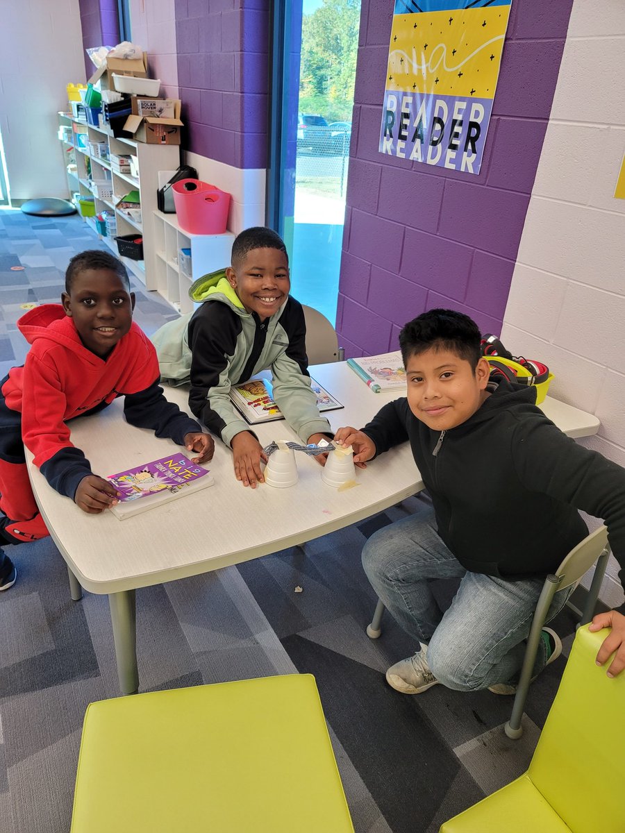 MichelIePosada's tweet photo. These third graders worked together, came up with a plan, and built a working "spiderweb" bridge. (And got some light reading in too! 🥰)  #bpinspired @BPESArtsAcademy @JEFCOED https://t.co/OjWMCP7zpX