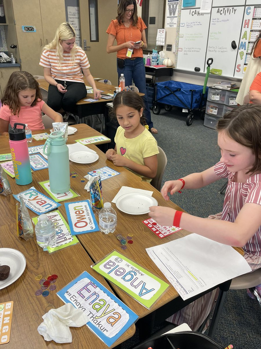 B12! G48! BINGO with our 3rd Grade cuties for the Bingo and Brownies silent auction winners! <a href="/TWEHowl/">Tom Wilson Elementary</a> #twehowl